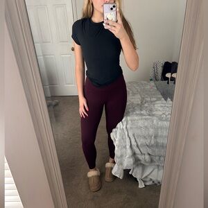 Lululemon wunder train 25” dark red, size 8! (With lines detail older model!)